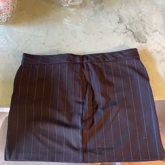 Short “work” skirt by Rampage - Picture 2 of 3